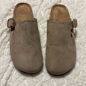 New Never Worn Time and Tru Brown Suede Slip-On Shoes